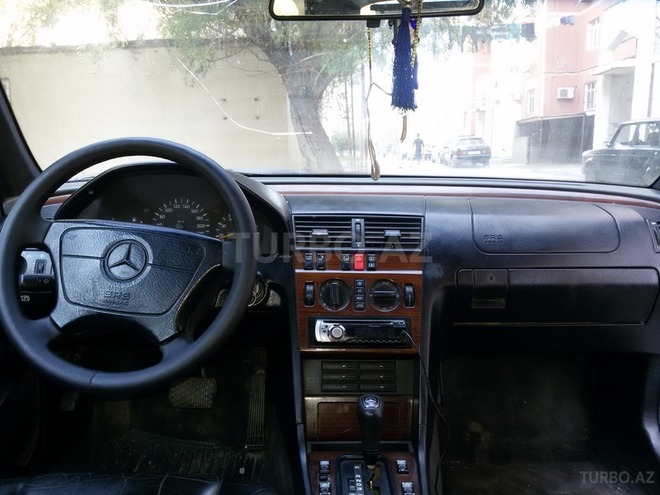 Mercedes C 220 1994, 270,000 km - 2.2 l - Bakı