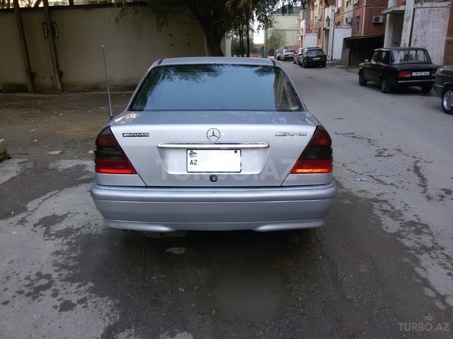 Mercedes C 220 1994, 270,000 km - 2.2 l - Bakı