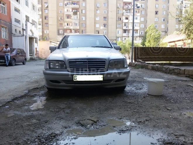 Mercedes C 220 1994, 270,000 km - 2.2 l - Bakı