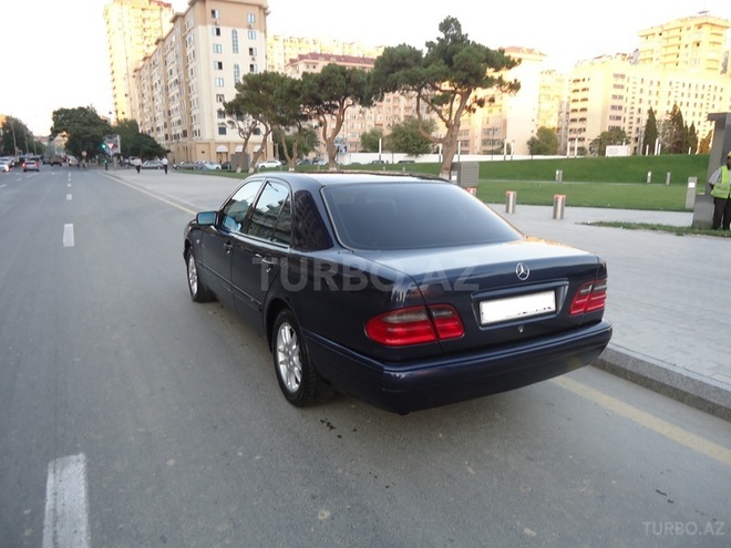 Mercedes E 200 1998, 178,877 km - 2.0 l - Bakı
