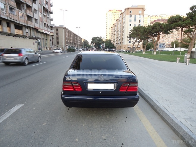 Mercedes E 200 1998, 178,877 km - 2.0 l - Bakı