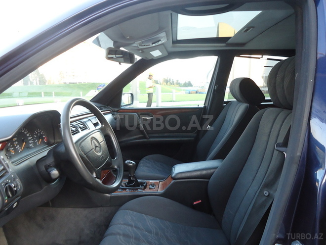 Mercedes E 200 1998, 178,877 km - 2.0 l - Bakı