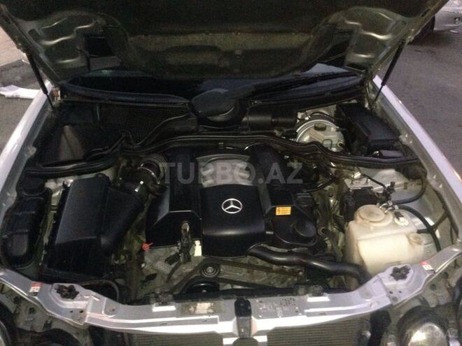 Mercedes E 240 2000, 177,000 km - 2.4 l - Bakı