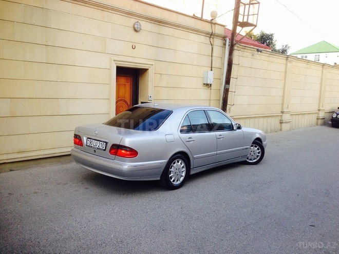 Mercedes E 240 2000, 177,000 km - 2.4 l - Bakı