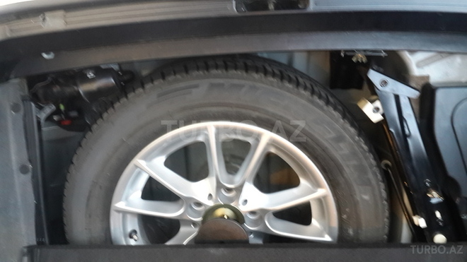 BMW 525 2002, 205,560 km - 0.3 л - Sumqayıt