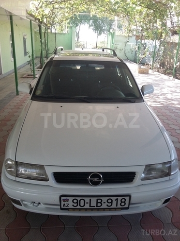 Opel Astra 1997, 300,000 km - 1.6 l - Biləsuvar