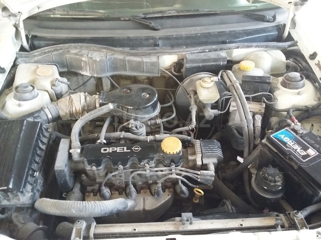 Opel Astra 1997, 300,000 km - 1.6 l - Biləsuvar