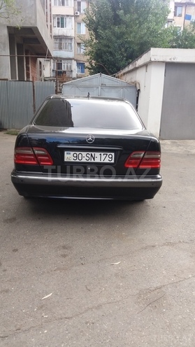 Mercedes E 220 2001, 259,000 km - 0.2 l - Bakı