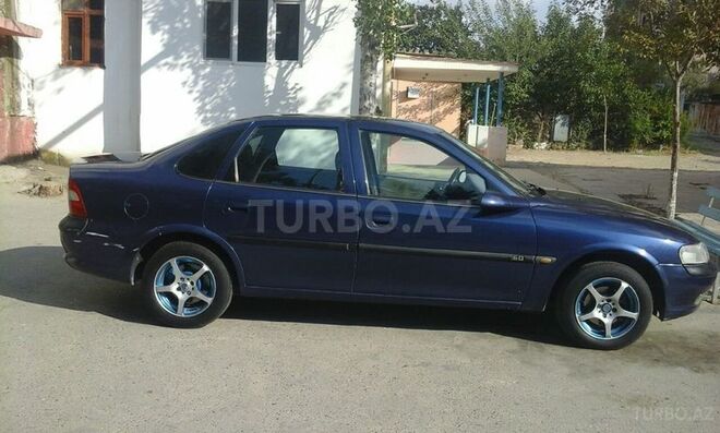 Opel Vectra 1995, 350,000 km - 1.8 l - Sumqayıt