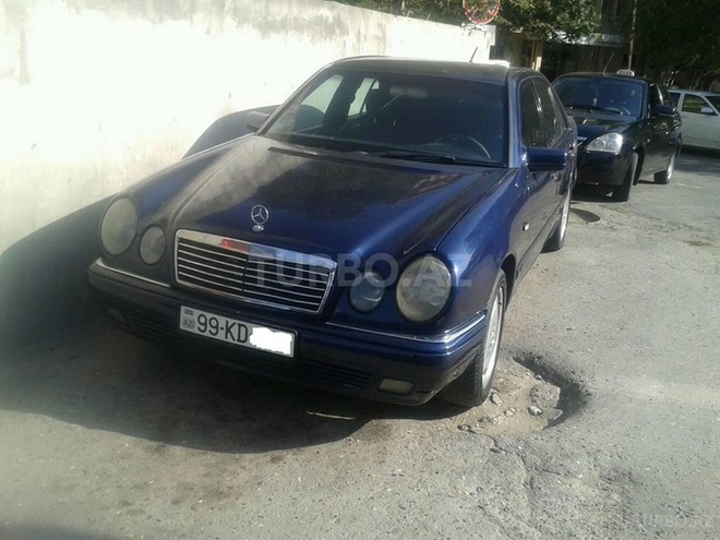 Mercedes E 200 1997, 298,635 km - 2.0 l - Bakı