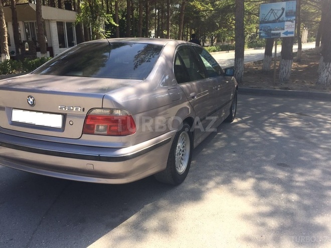 BMW 528 1998, 124,000 km - 2.8 l - Sumqayıt