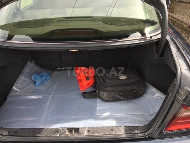 Mercedes E 220 2000, 318,000 km - 2.2 l - Bərdə