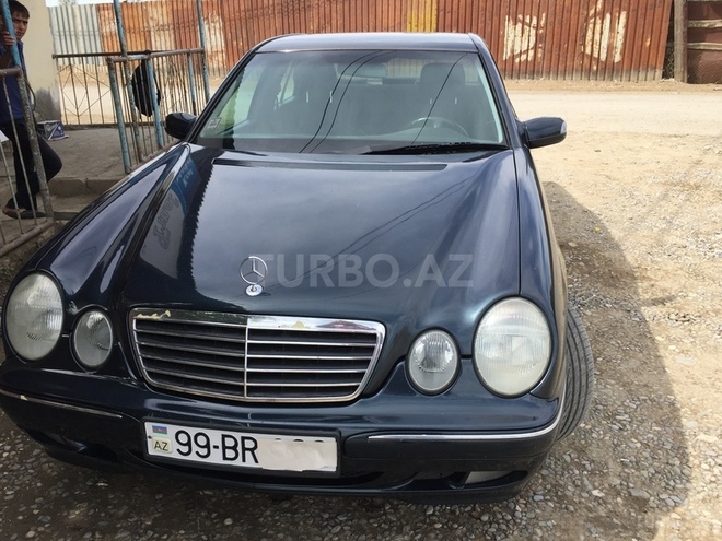 Mercedes E 220 2000, 318,000 km - 2.2 l - Bərdə