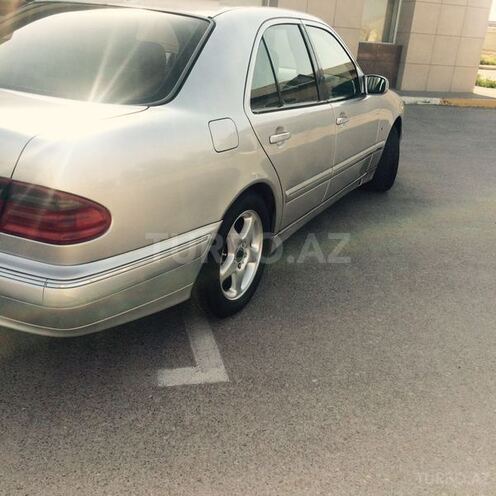 Mercedes E 320 2001, 160,000 km - 3.2 l - Bakı