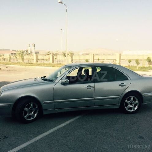 Mercedes E 320 2001, 160,000 km - 3.2 l - Bakı