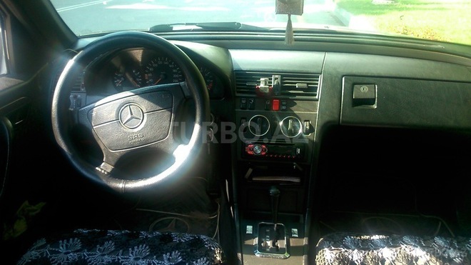 Mercedes C 220 1993, 315,000 km - 2.2 l - Sumqayıt