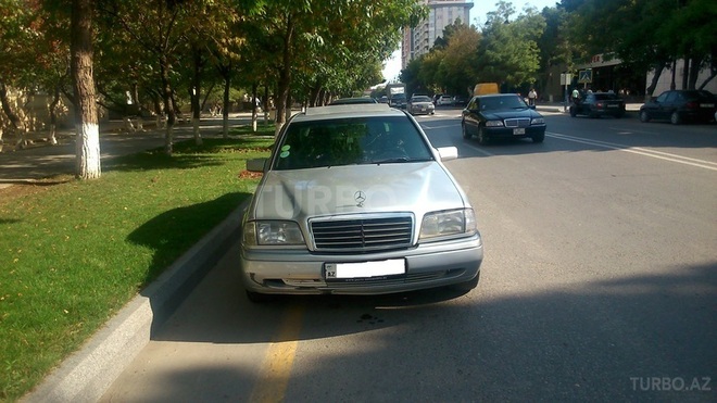 Mercedes C 220 1993, 315,000 km - 2.2 l - Sumqayıt
