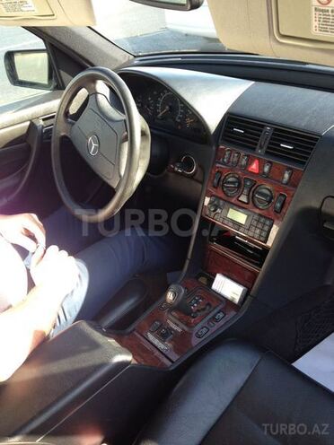 Mercedes C 230 2000, 240,000 km - 2.3 l - Bakı
