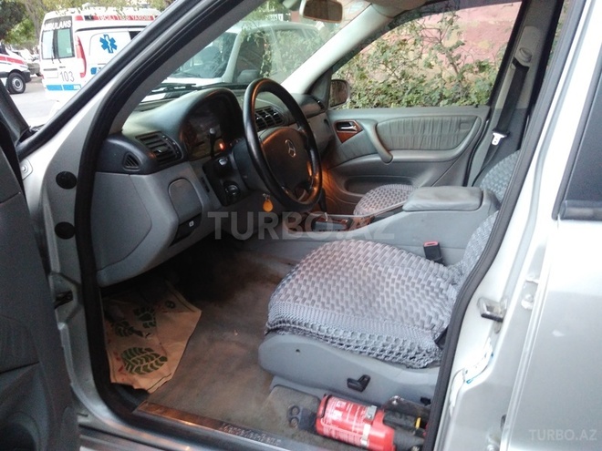 Mercedes ML 270 2003, 239,000 km - 2.7 л - Bakı