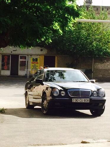 Mercedes E 240 2000, 156,000 km - 2.4 л - Bakı