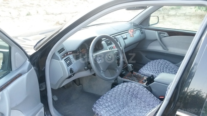 Mercedes E 270 2001, 300,000 km - 2.7 l - Bakı