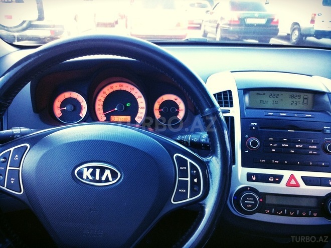 Kia Ceed 2010, 123,000 km - 2.0 l - Bakı