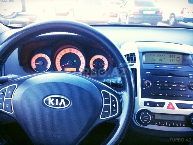 Kia Ceed 2010, 123,000 km - 2.0 l - Bakı