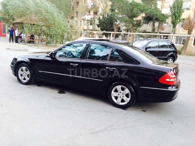 Mercedes E 270 2002, 242,000 km - 2.7 l - Bakı