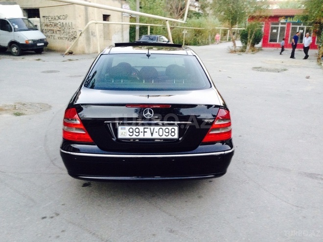 Mercedes E 270 2002, 242,000 km - 2.7 l - Bakı