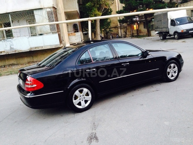 Mercedes E 270 2002, 242,000 km - 2.7 l - Bakı