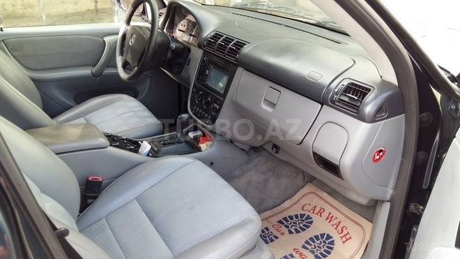 Mercedes ML 270 2001, 261,442 km - 2.7 l - Bakı