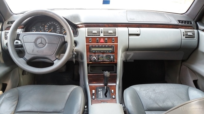 Mercedes E 230 1995, 300,000 km - 2.3 l - Bakı