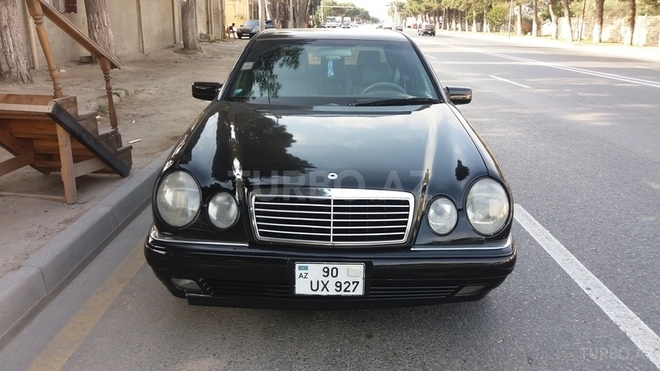 Mercedes E 230 1995, 300,000 km - 2.3 l - Bakı