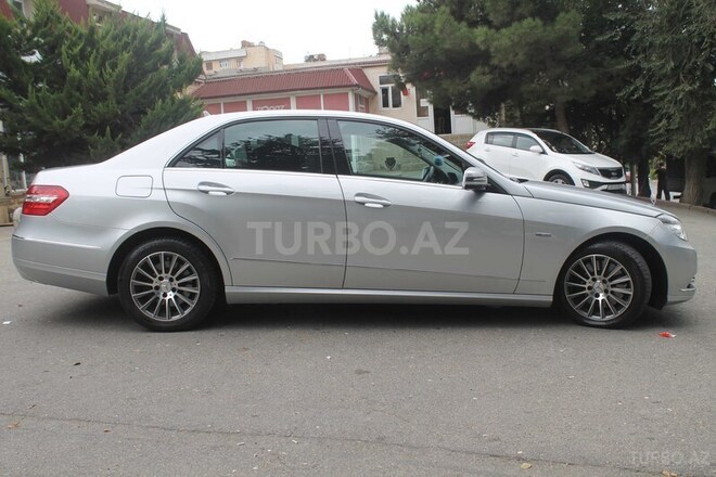 Mercedes E 250 2011, 46,000 km - 2.5 l - Bakı