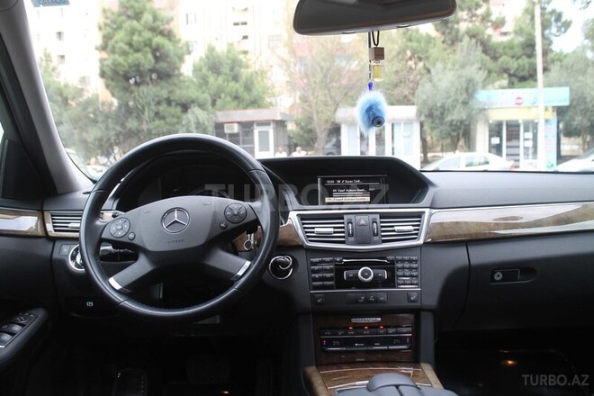 Mercedes E 250 2011, 46,000 km - 2.5 l - Bakı