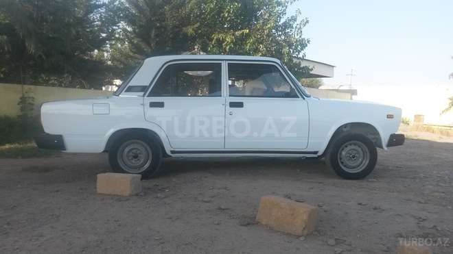 LADA (VAZ) 2107 2010, 120,000 km - 0.2 l - Saatlı