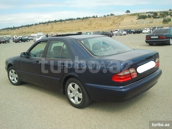 Mercedes E 220 2000, 195,300 km - 2.2 л - Bakı
