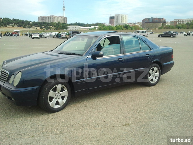 Mercedes E 220 2000, 195,300 km - 2.2 л - Bakı