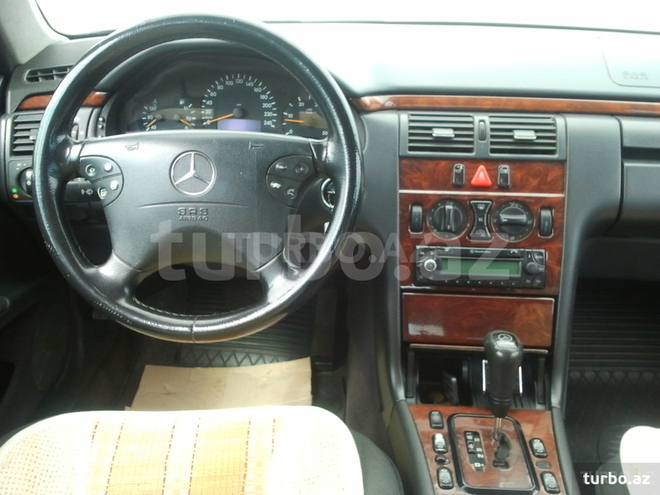 Mercedes E 220 2000, 195,300 km - 2.2 л - Bakı