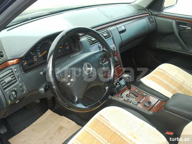 Mercedes E 220 2000, 195,300 km - 2.2 л - Bakı