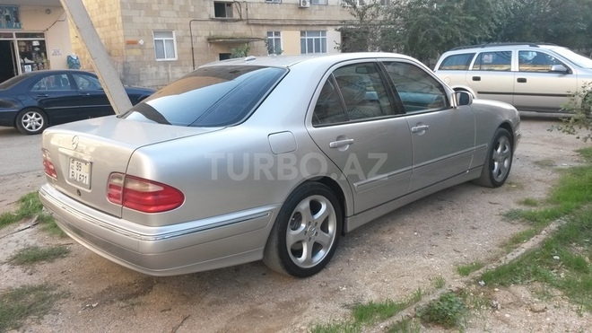 Mercedes E 320 2001, 220,000 km - 3.2 l - Şirvan