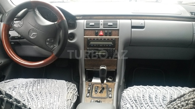 Mercedes E 320 2001, 220,000 km - 3.2 l - Şirvan