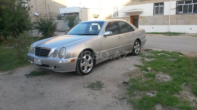 Mercedes E 320 2001, 220,000 km - 3.2 l - Şirvan