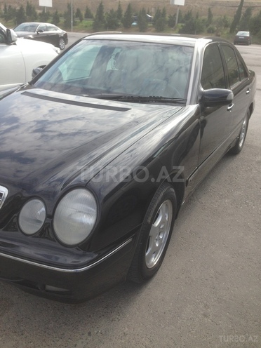 Mercedes E 220 2001, 266,000 km - 2.2 l - Bakı