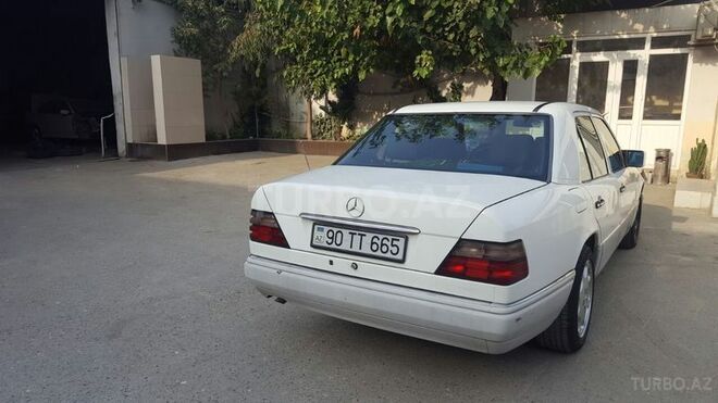 Mercedes E 200 1995, 315,000 km - 2.0 l - Bakı