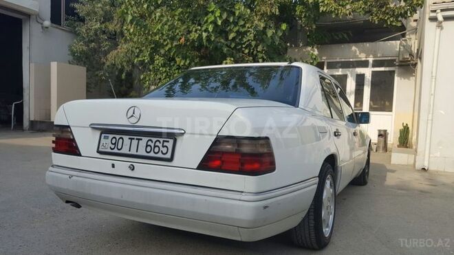 Mercedes E 200 1995, 315,000 km - 2.0 l - Bakı