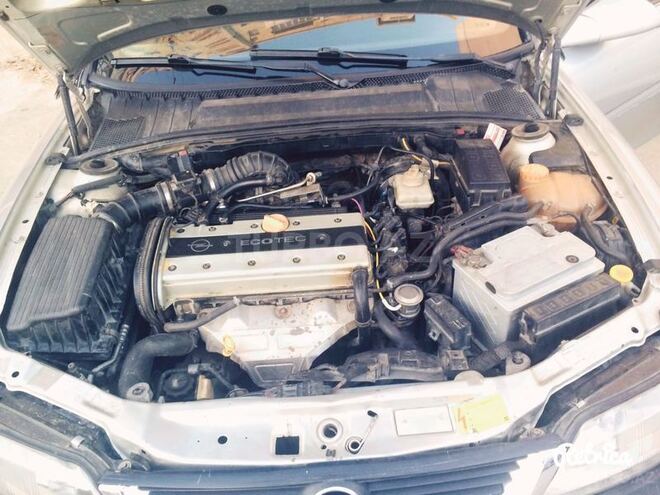 Opel Vectra 1998, 181,133 km - 2.0 л - Sumqayıt