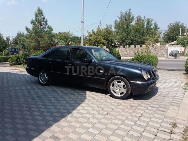 Mercedes E 280 1996, 282,000 km - 2.8 l - Bərdə