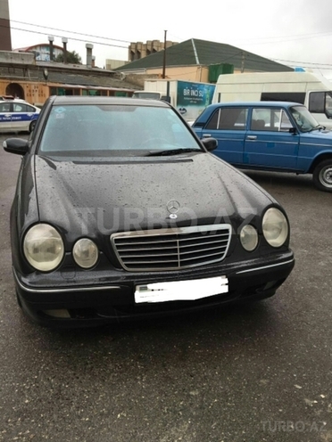 Mercedes E 240 1999, 307,000 km - 2.6 l - Bakı