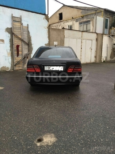 Mercedes E 240 1999, 307,000 km - 2.6 l - Bakı